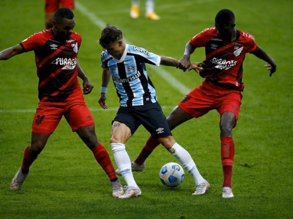 Grêmio perde para o Athletico-PR na Arena por 1 a 0 e segue sem pontuar no Brasileirão