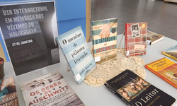 Mais de cem famílias da antiga Cohab recebem escrituras de imóveis