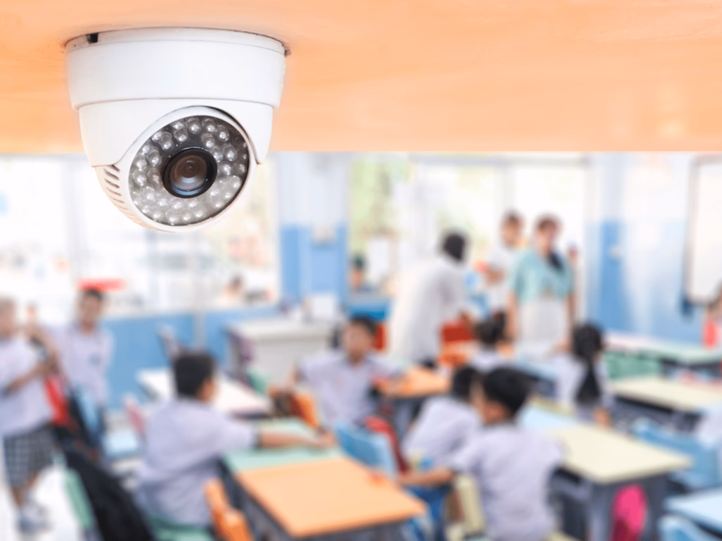 Vereadora quer câmeras de monitoramento nas escolas municipais