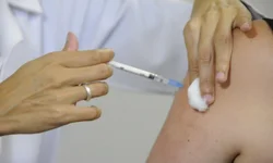 Vacina para pessoas a partir de 60 anos inicia hoje