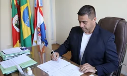 Proposta do Hospital Federal  é entregue ao ministro Pimenta