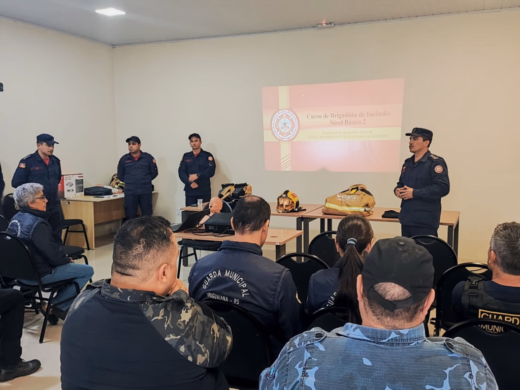 Curso capacita voluntários contra incêndio nos abrigos