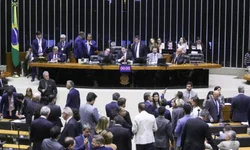 Congresso derruba exigência de perícia por invalidez