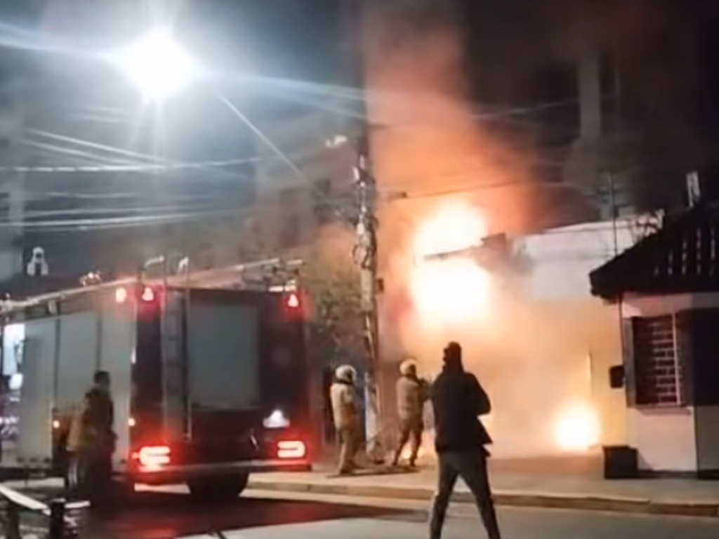 Incêndio atinge loja de utilidades no Calçadão