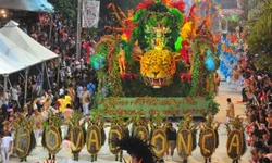 Chucha leva o Brasil Sertanejo para avenida