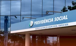 Bolsonaro sanciona Orçamento 2022 com vetos parciais e aumento a servidores