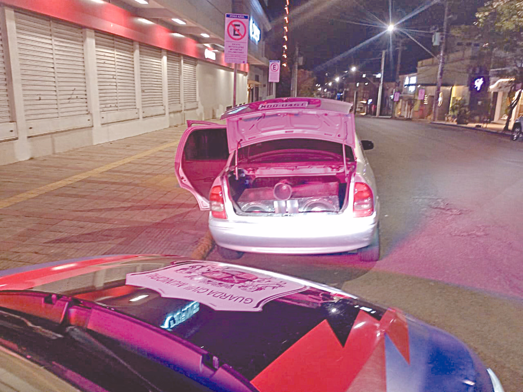 Veículo com som alto é apreendido é apreendido no centro