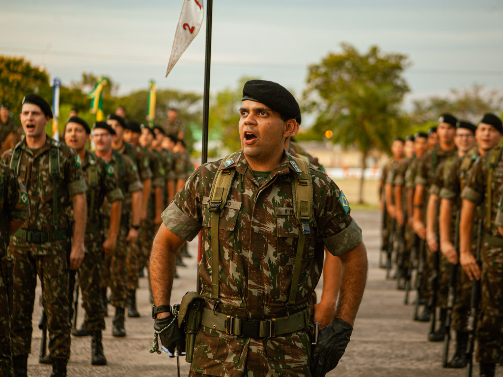 Regimento de Cavalaria realiza formatura alusiva aos 130 anos