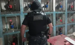 Dupla é presa vendendo pulseiras falsas na Avenida