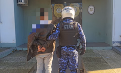 Motorista é preso em flagrante por embriaguez após colidir em muro