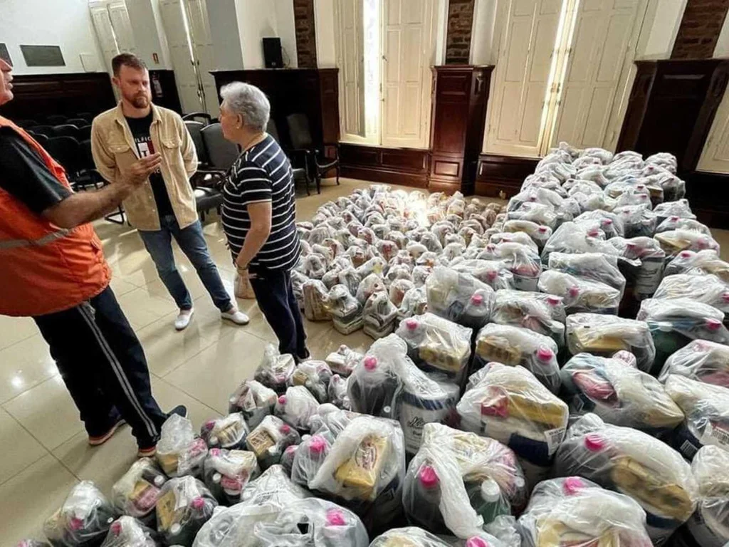 Uruguaiana envia doações para o Vale do Taquari