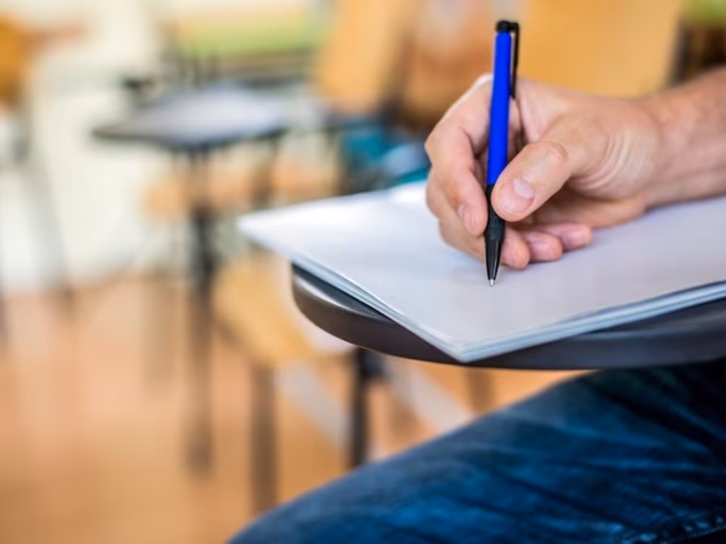 Estudantes de escolas estaduais e municipais realizam provas do Saers 2023