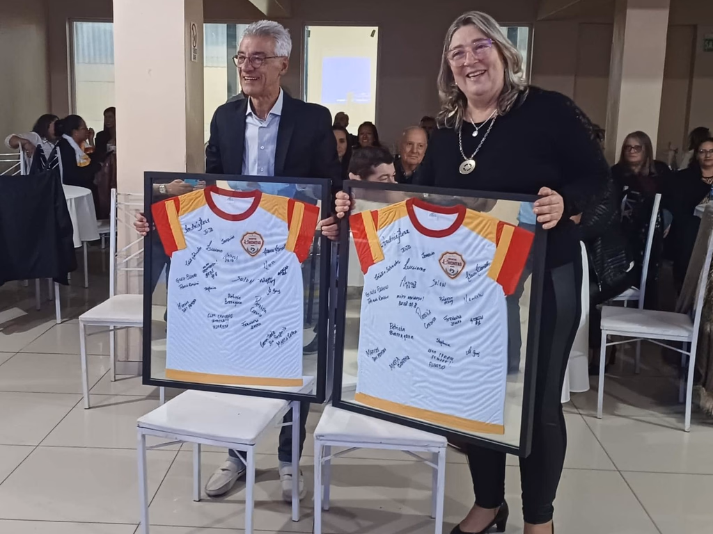 Voleibolistas do Colégio União se reúnem em encontro