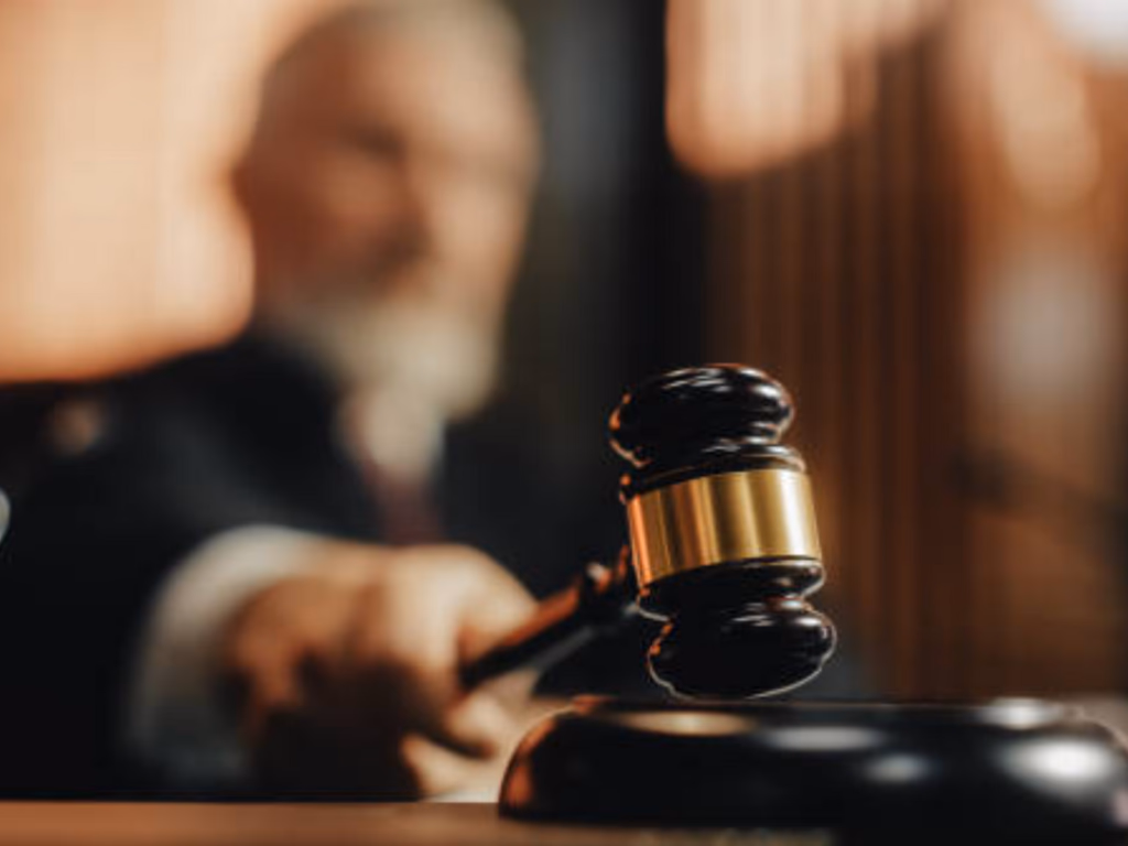 Réu não deve ter acesso a histórico criminal da vítima, diz STJ