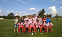 Projeto que oferece aulas gratuitas de futsal para crianças ainda tem vagas