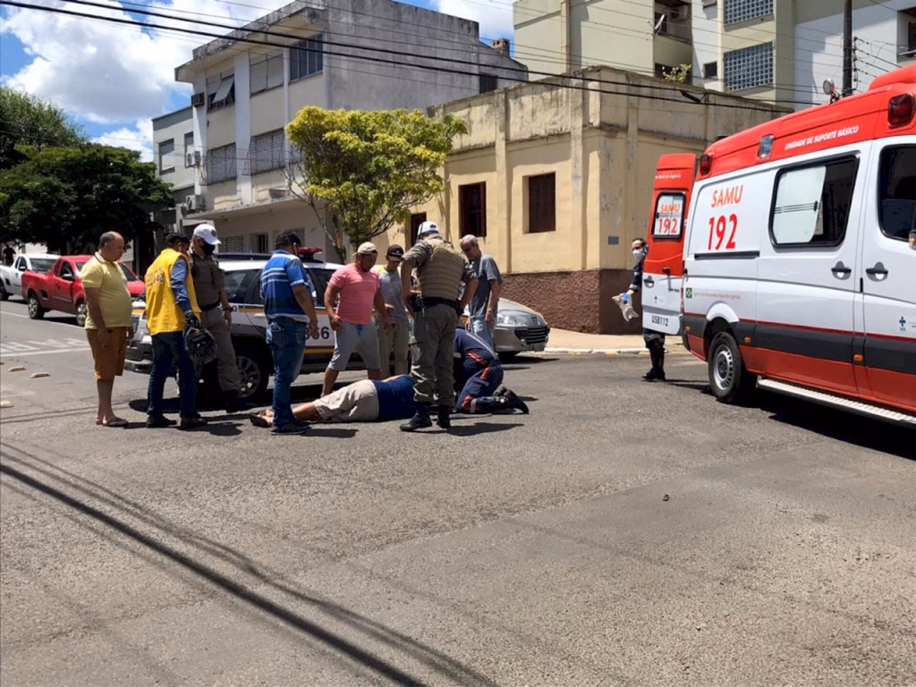 Ciclista atingido por táxi enquanto trafegava pela General Câmara