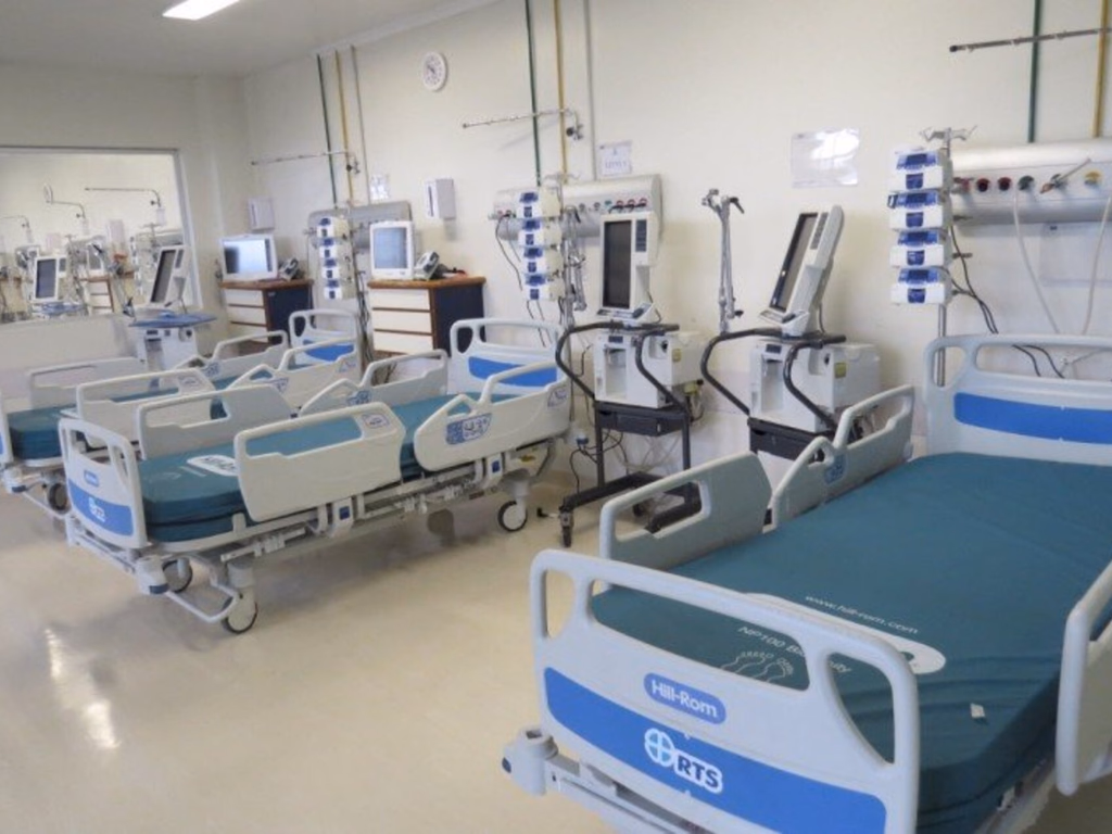 Ministério da Saúde fecha 479 leitos de UTI covid