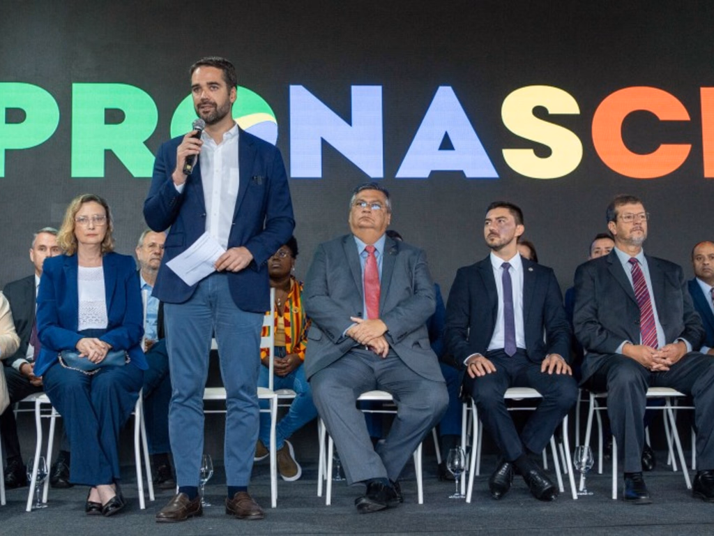 União lança o Pronasci II no RS e entrega novas viaturas