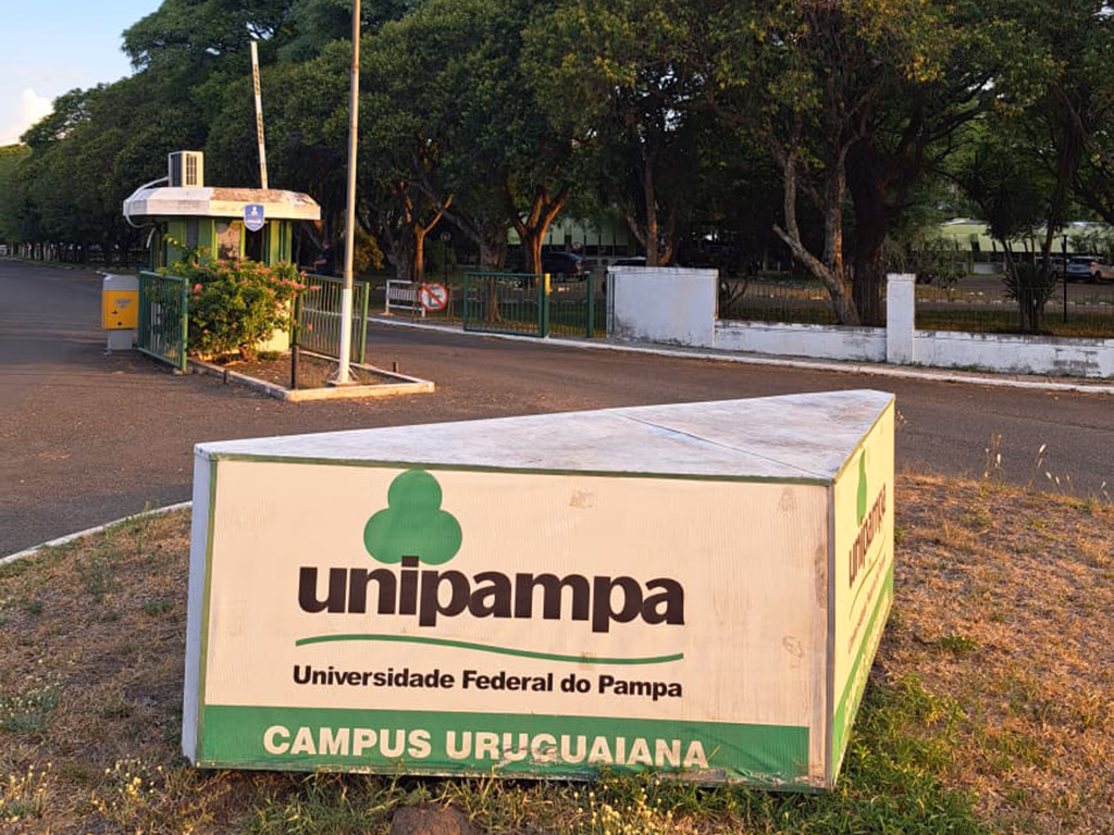 Justiça suspende matrículas de seis alunos de medicina 