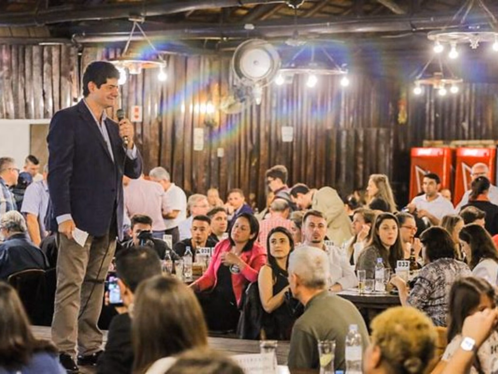 Candidatura de Tiago Simon reúne cerca de 700 pessoas no CTG35