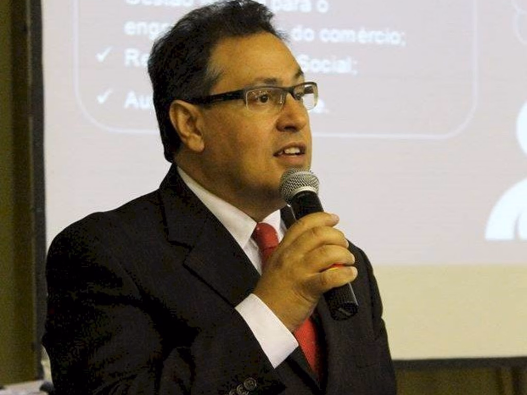 Jorge Prestes Lopes assume presidência da FCDL