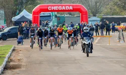 Líder invicta, AEU encara desafio em Três de Maio