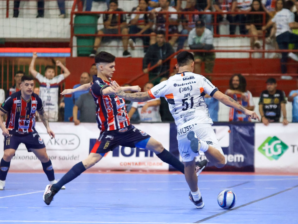 Uruguaianense faz seu melhor jogo do ano