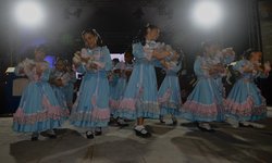 Novos talentos marcaram a primeira noite da Califórnia da Canção Nativa