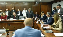 Município vai construir banheiros na orla