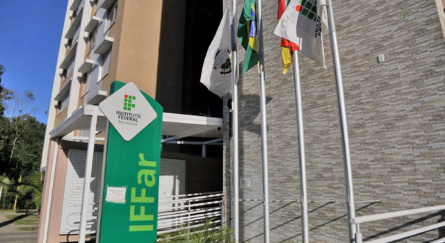 Estudantes EaD podem solicitar auxílio de inclusão digital até dia 20