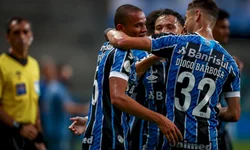 Grêmio vence o Bahia por 2 a 1 na Arena