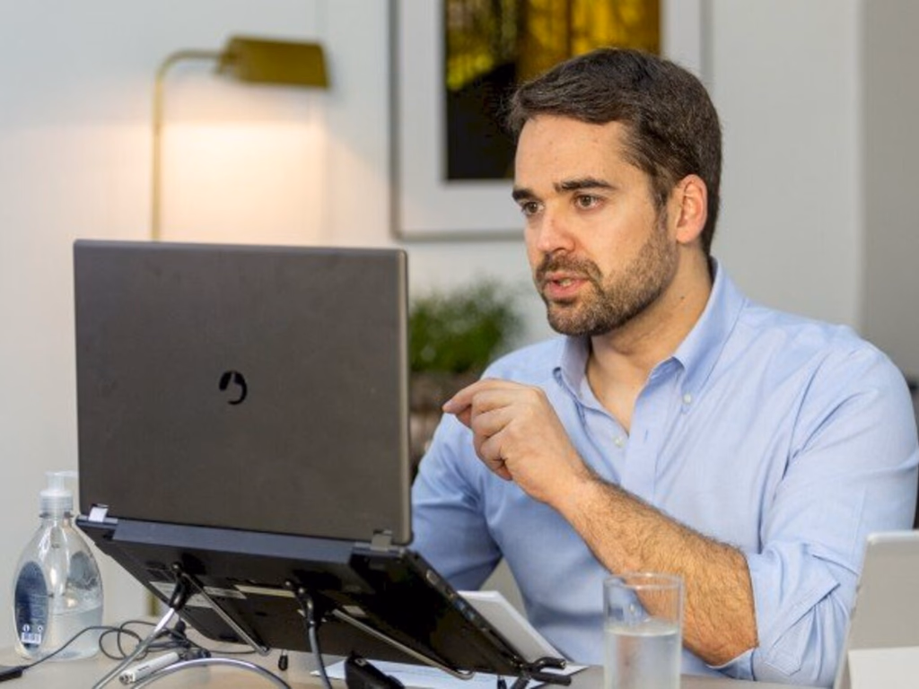 Governador Eduardo Leite testa positivo para covid-19