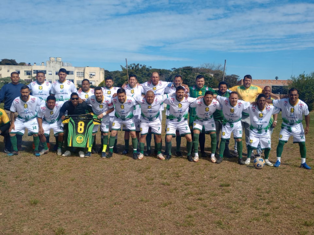 PSG e Barcelona empatam