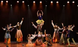 Companhia Clandestino leva Dom Quixote ao Teatro Oficina em Porto Alegre