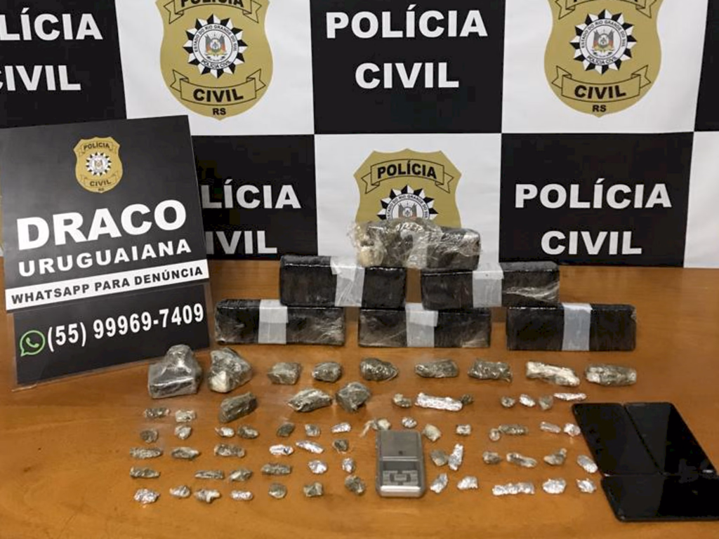 Jovem é preso com três quilos de maconha