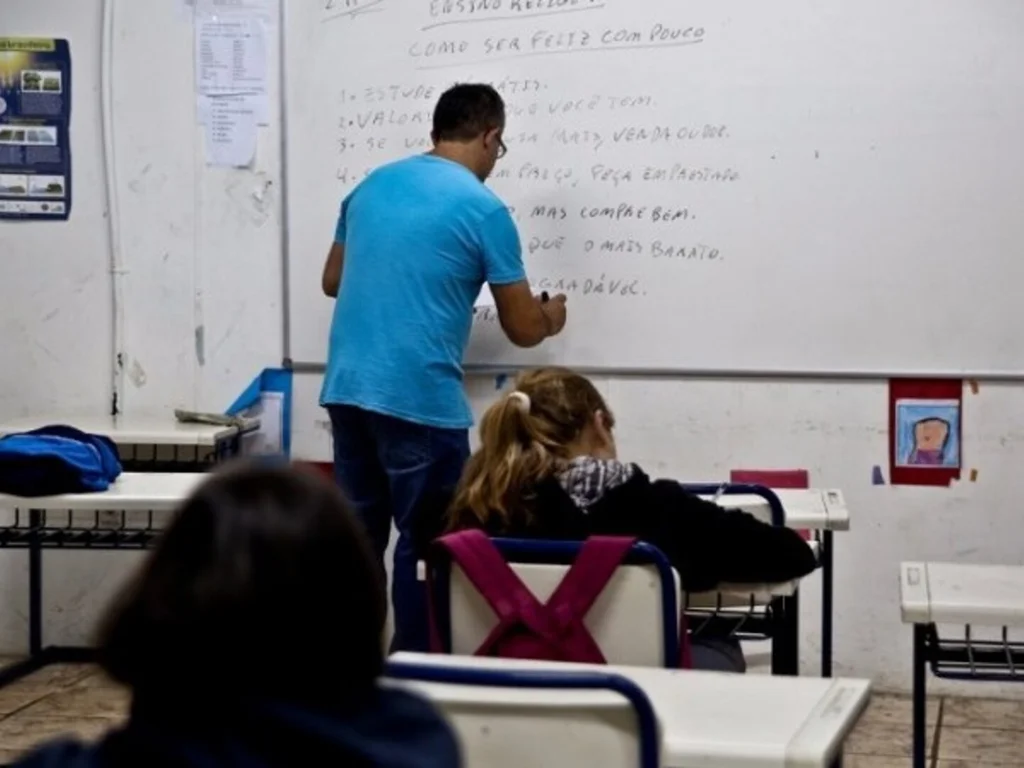 Estado confirma pagamento de reajuste do completivo de professores