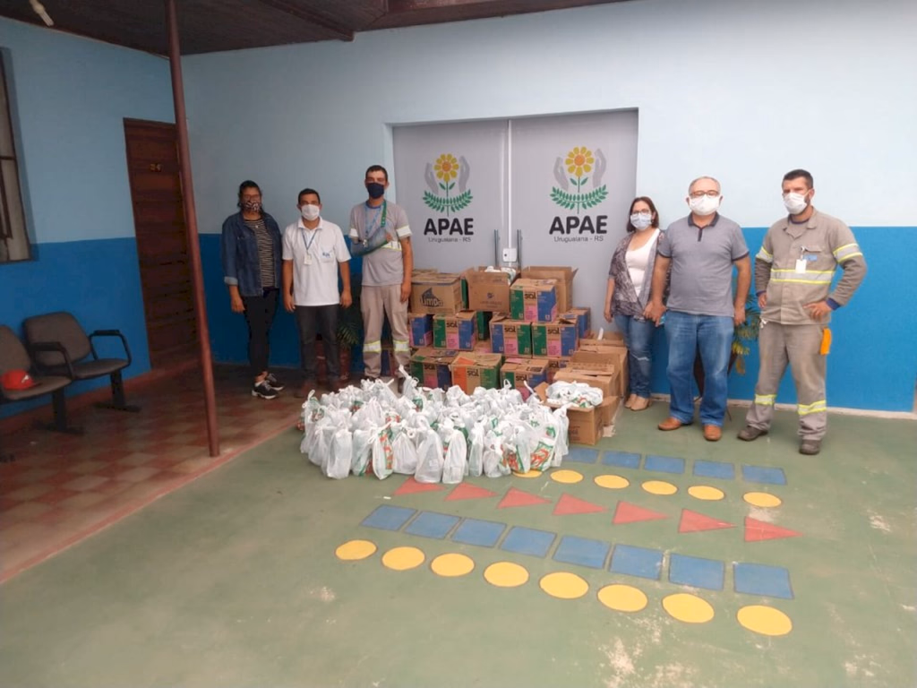 BRK doa kits de higiene e limpeza para instituições de Uruguaiana