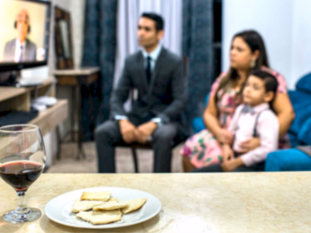 Testemunhas de Jeová realizam evento mundial por meio de videoconferência