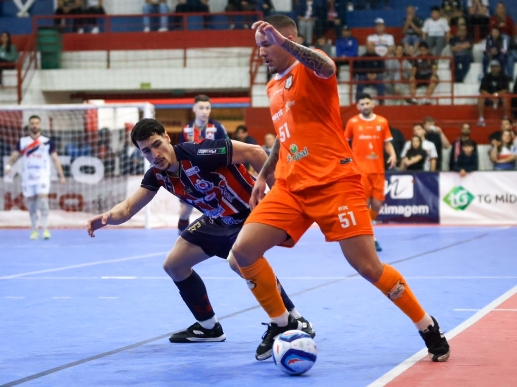 Vitória mantém Uruguaianense na liderança