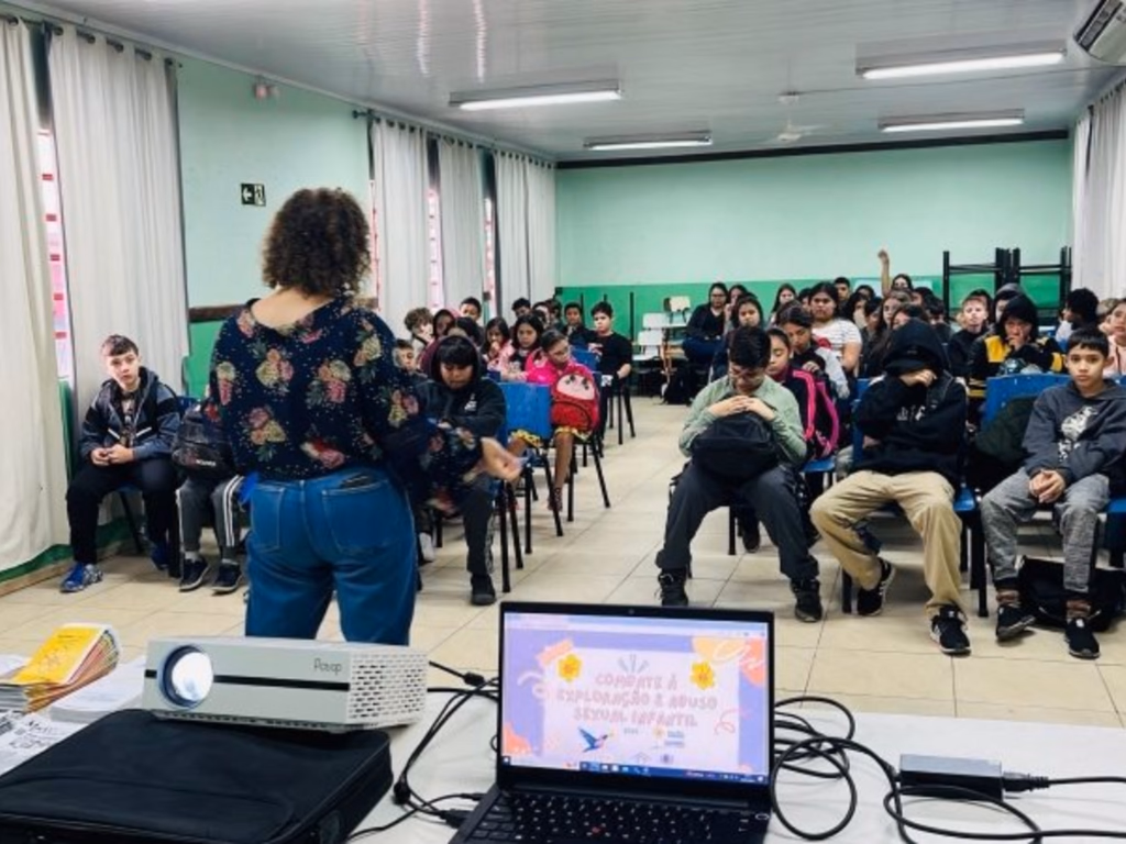 Campanha leva palestra a alunos de Uruguaiana para prevenir violência sexual