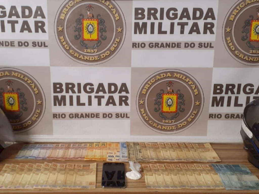 Três homens presos por tráfico de drogas