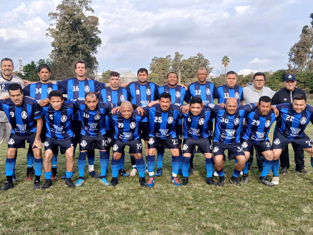 Azulão vence o Botafogo e lidera o Master Quarentão