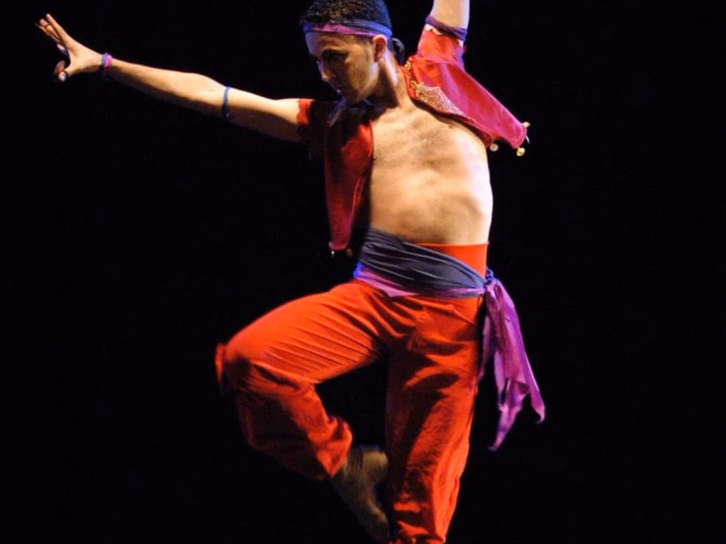 Vem Dançar Sudamerica é a atração deste domingo no Teatro Municipal