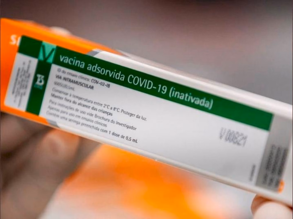 Inicia aplicação da segunda dose nos profissionais da linha de frente