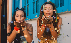 Deu Chucha na Zebra exalta a resiliência e promete desfile arrebatador