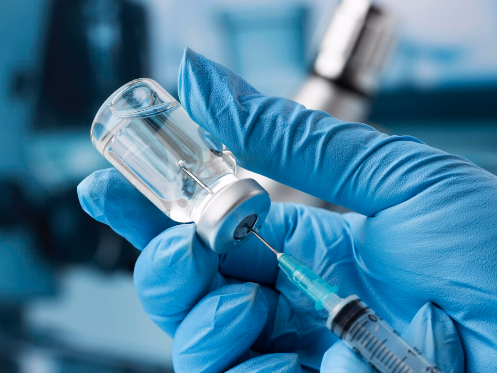 Cientistas testam vacinas contra a gripe aviária