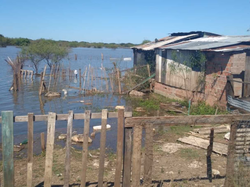 Prefeitura inicia remoção de famílias ribeirinhas