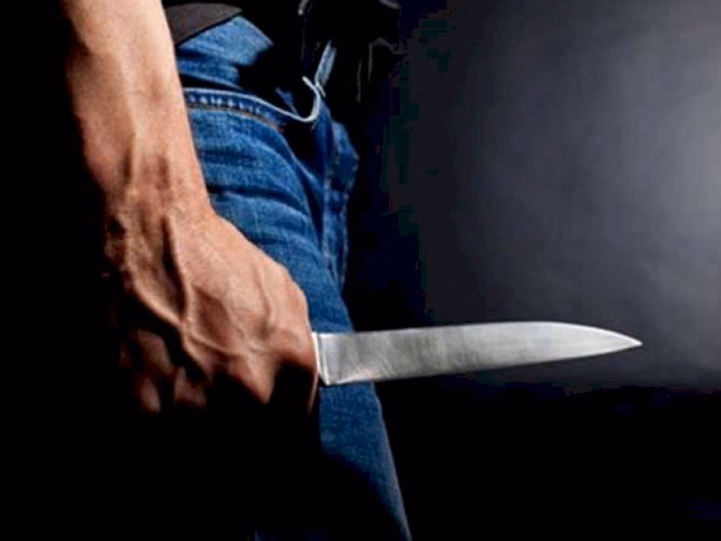 Homem é esfaqueado durante briga