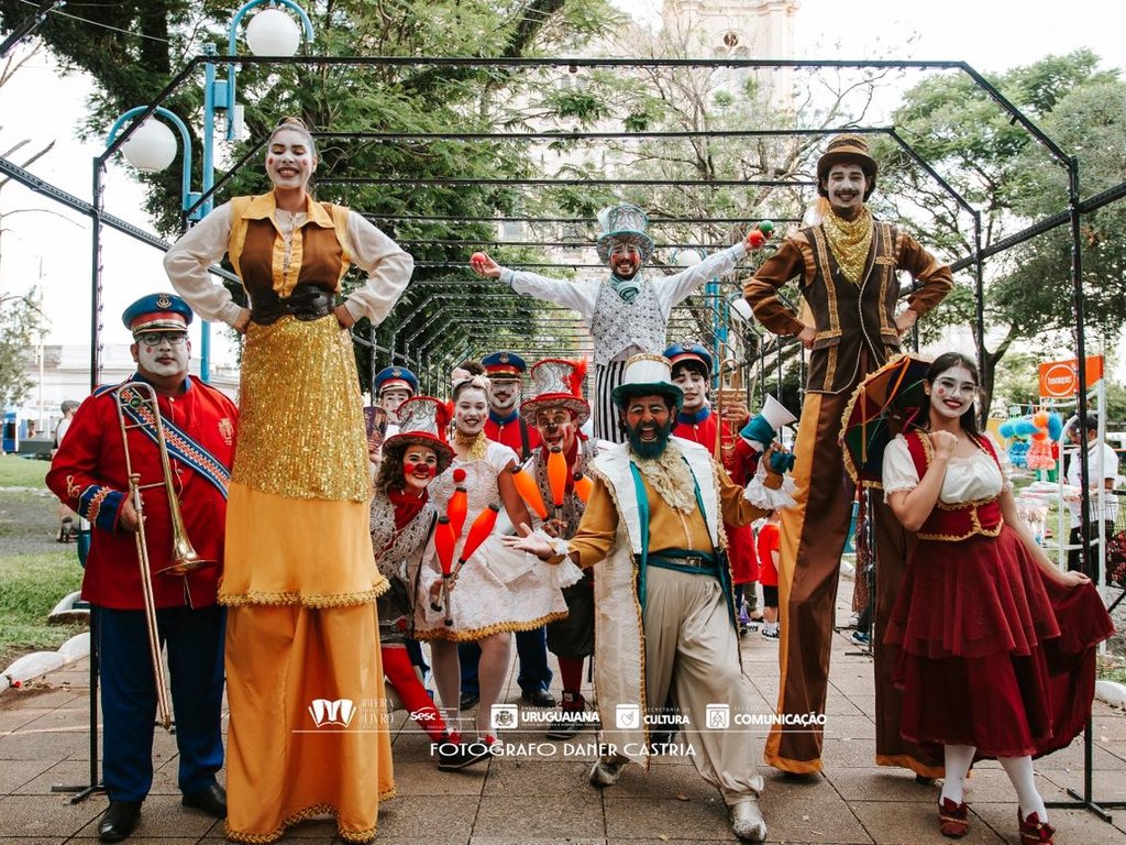 Caravana da Alegria transforma ônibus urbanos em palcos culturais 