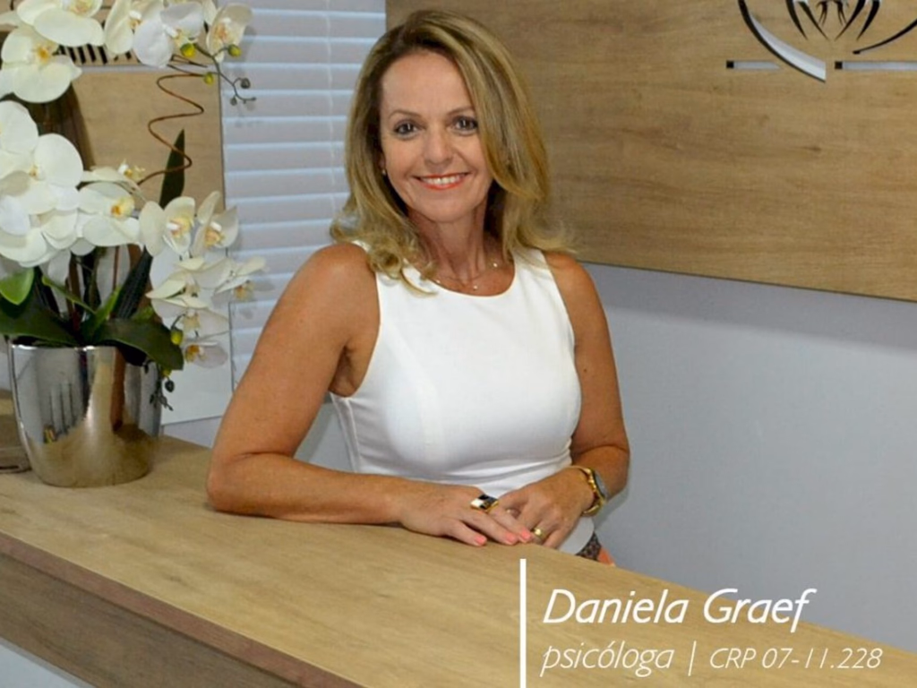 Programa Viver Bem na Escola oferece palestra a servidores da educação